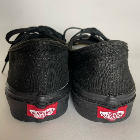 VANS•CLASSIC BLACK CANVAS•WOMENS 7.5 / MENS 6 - Picture 2 of 6